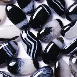 اونیکس (Onyx) مقاله سنگ شناسی نوین